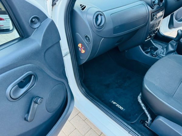 2018 Nissan NP200 1.6 A/C Safety Pack - Image 10