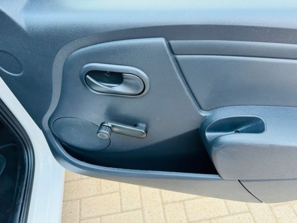 2018 Nissan NP200 1.6 A/C Safety Pack P/U - Image 13