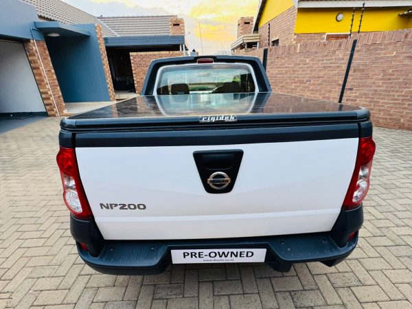 2018 Nissan NP200 1.6 A/C Safety Pack P/U - Image 5