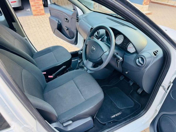 2018 Nissan NP200 1.6 A/C Safety Pack P/U - Image 9