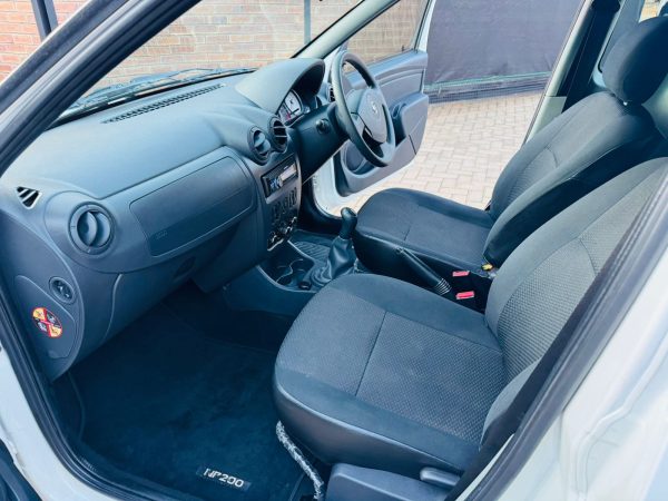 2018 Nissan NP200 1.6 A/C Safety Pack - Image 9