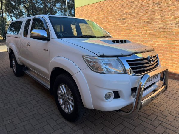 2012 Toyota Hilux 3.0 D-4D Xtra/Cab Manual - Image 3