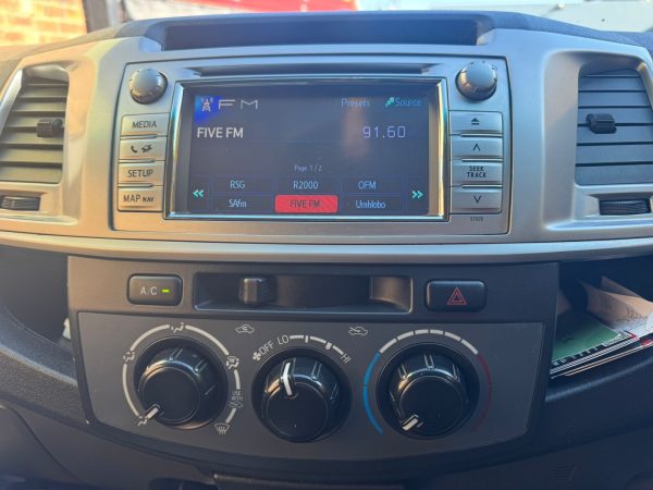 2012 Toyota Hilux 3.0 D-4D Xtra/Cab Manual - Image 7