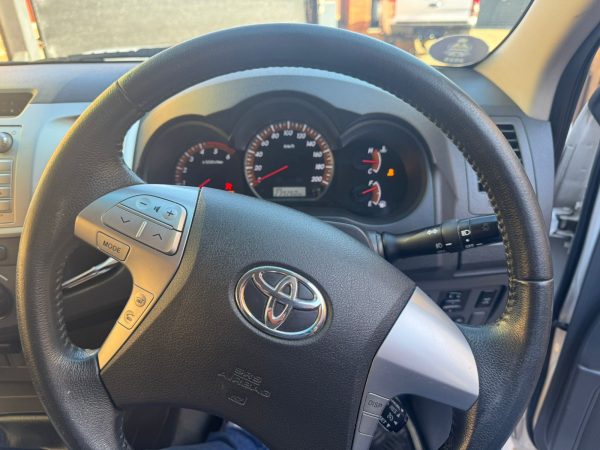 2012 Toyota Hilux 3.0 D-4D Xtra/Cab Manual - Image 8
