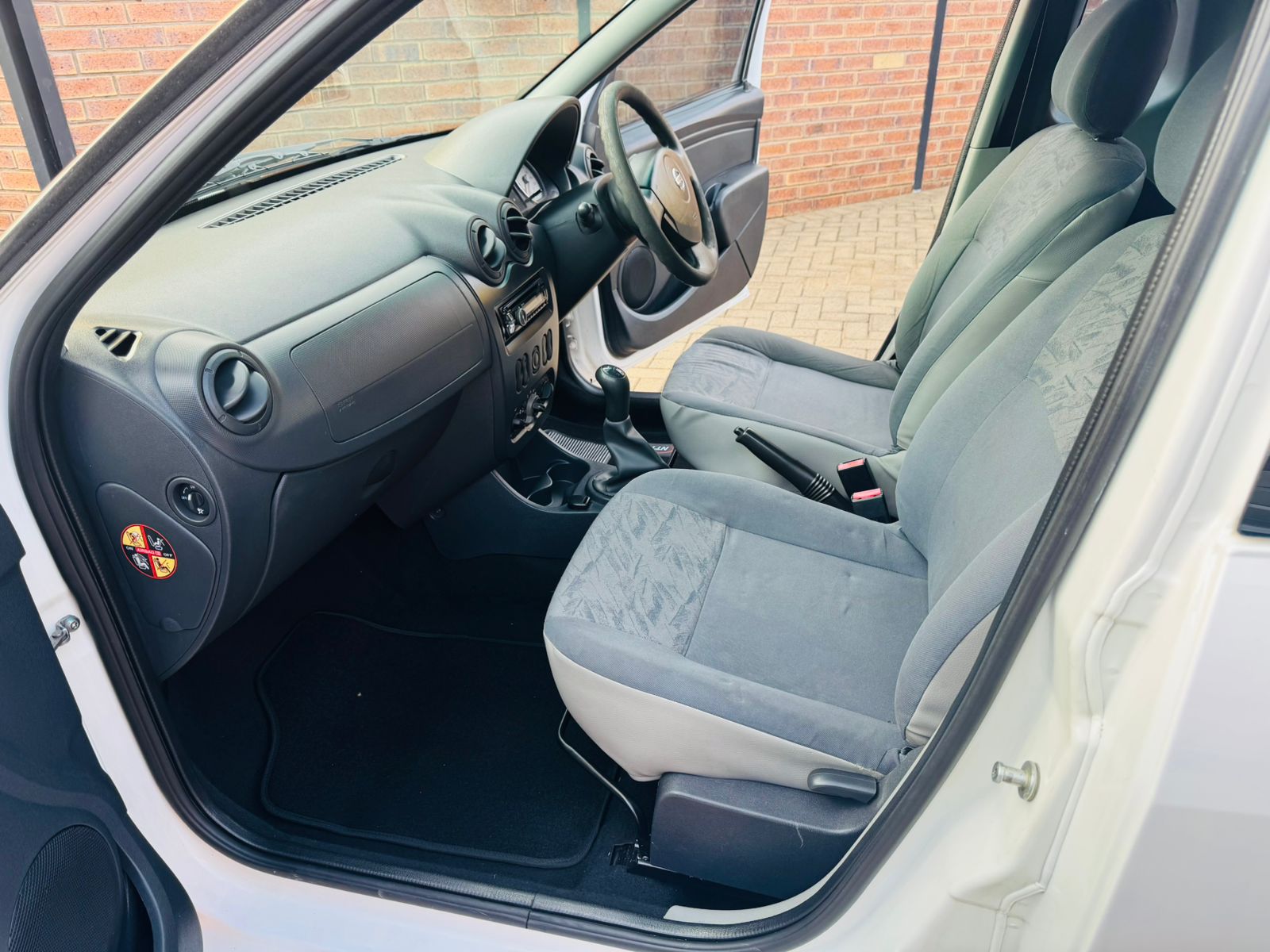 2015 Nissan NP200 1.5 DCI A/C Safety Pack - Image 10