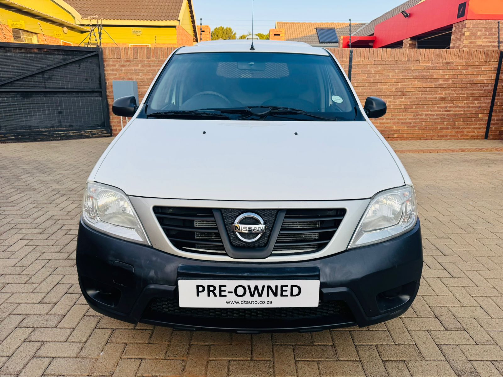 2015 Nissan NP200 1.5 DCI A/C Safety Pack - Image 2