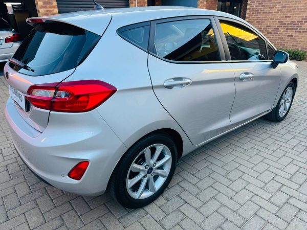 2019 Ford Fiesta 1.0 Ecoboost Trend 5-dr - Image 4