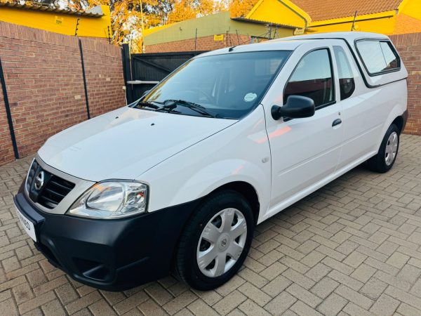 2022 Nissan NP200 1.6 A/C Safety Pack