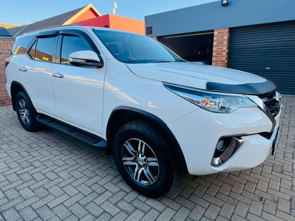 2016 Toyota Fortuner 2.4 GD-6 Raised Body Automatic - Image 3