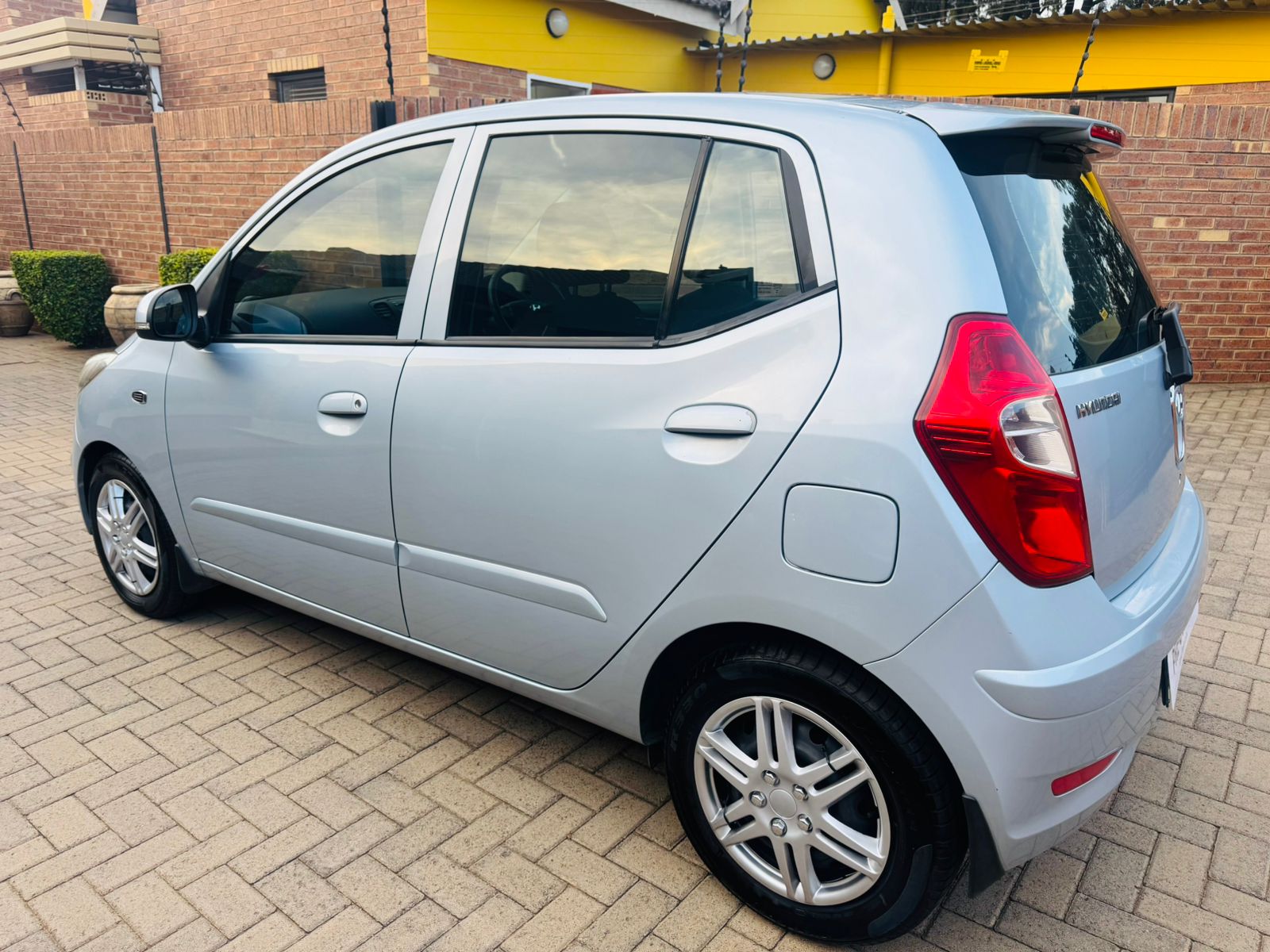 2012 Hyundai I10 1.1 GLS / Motion - Image 4