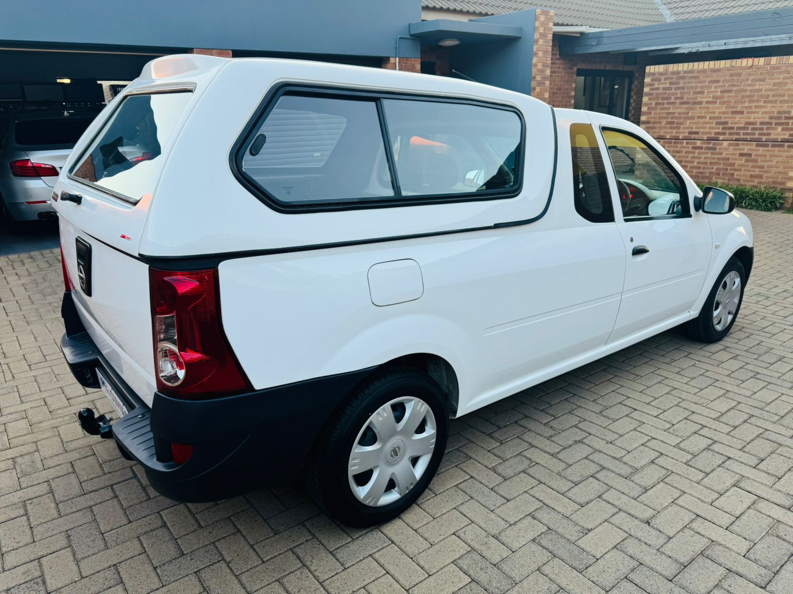 2022 Nissan NP200 1.6 A/C Safety Pack - Image 4