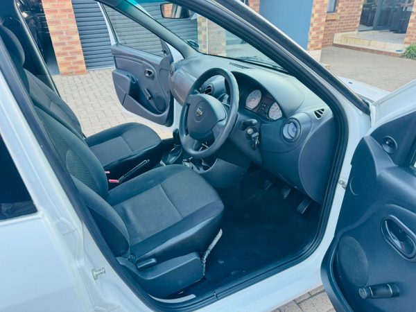 2022 Nissan NP200 1.6 A/C Safety Pack - Image 7