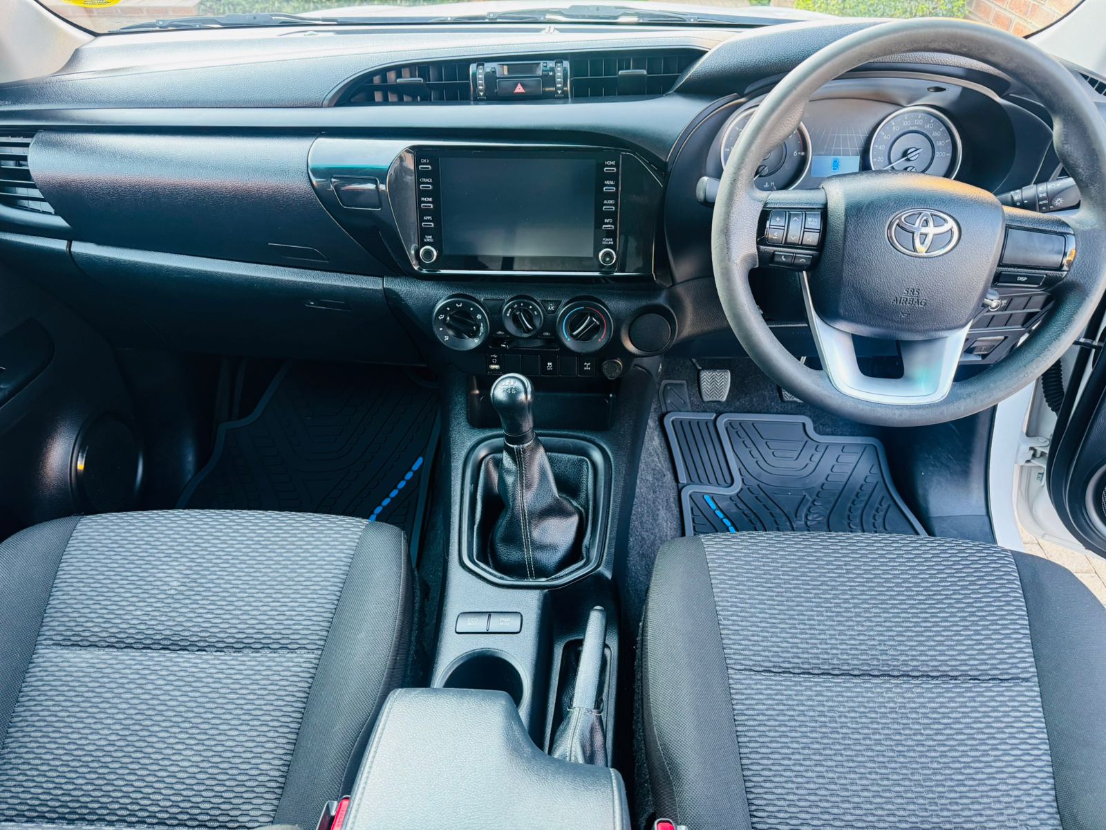 2020 Toyota Hilux 2.4 GD-6 RB SRX Double Cab - Image 9