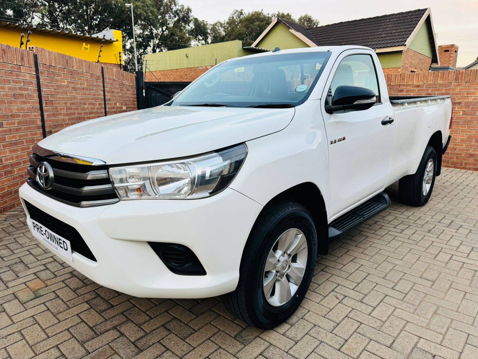 2017 Toyota Hilux 2.4 GD-6 Raised Body SRX Single Cab