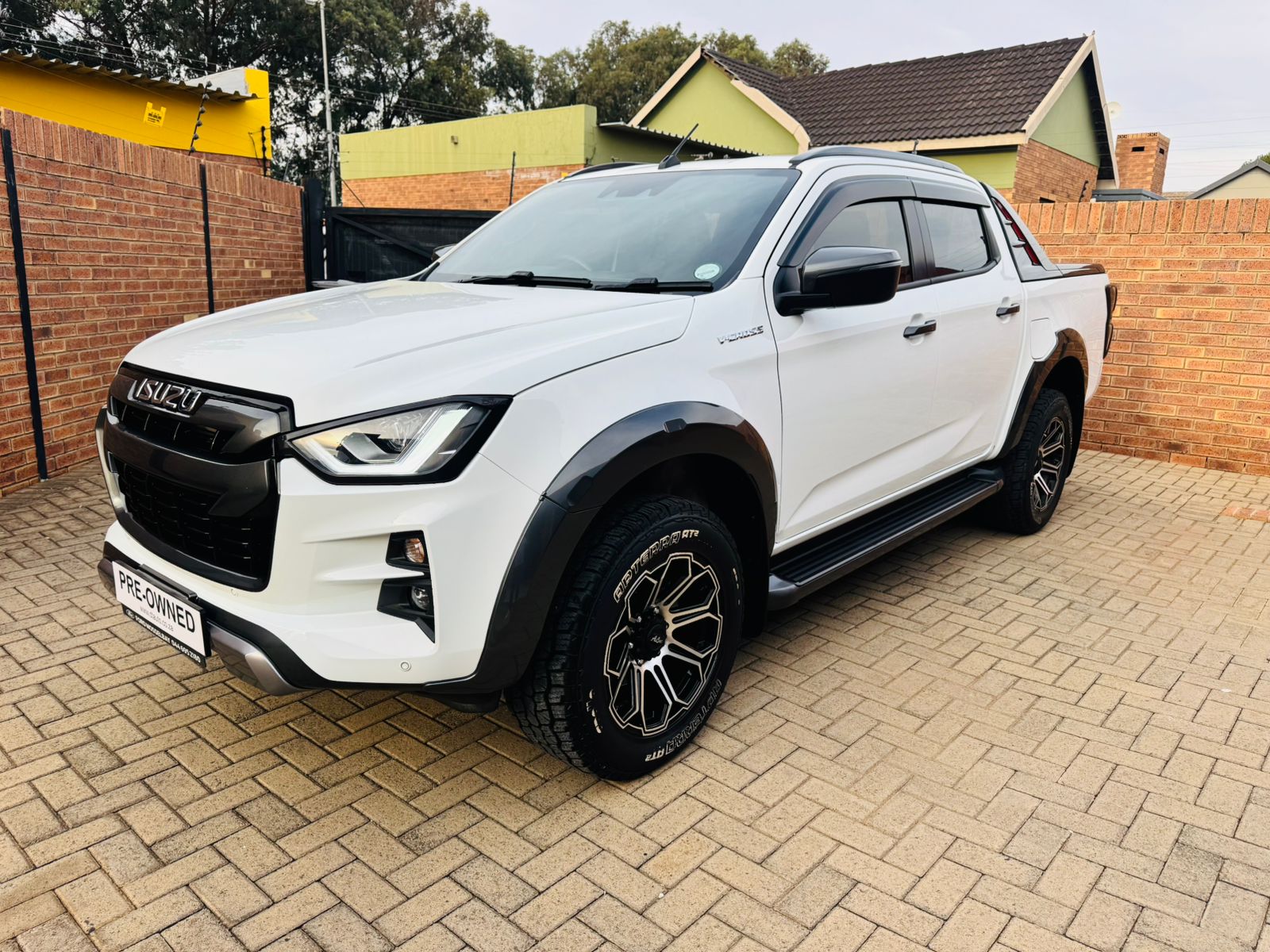 2025 Isuzu D-Max 3.0 DDI V-Cross HR Auto Double Cab