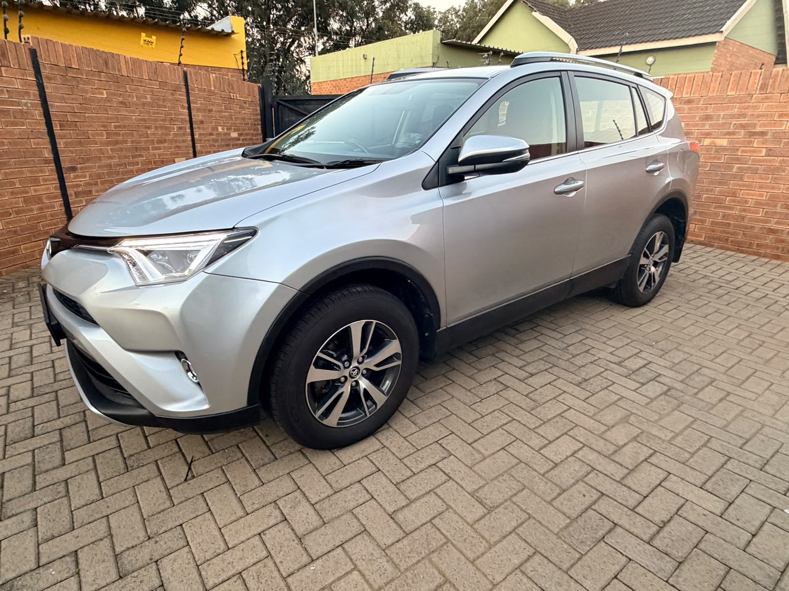 2017 Toyota RAV4 2.0 GX - Image 4