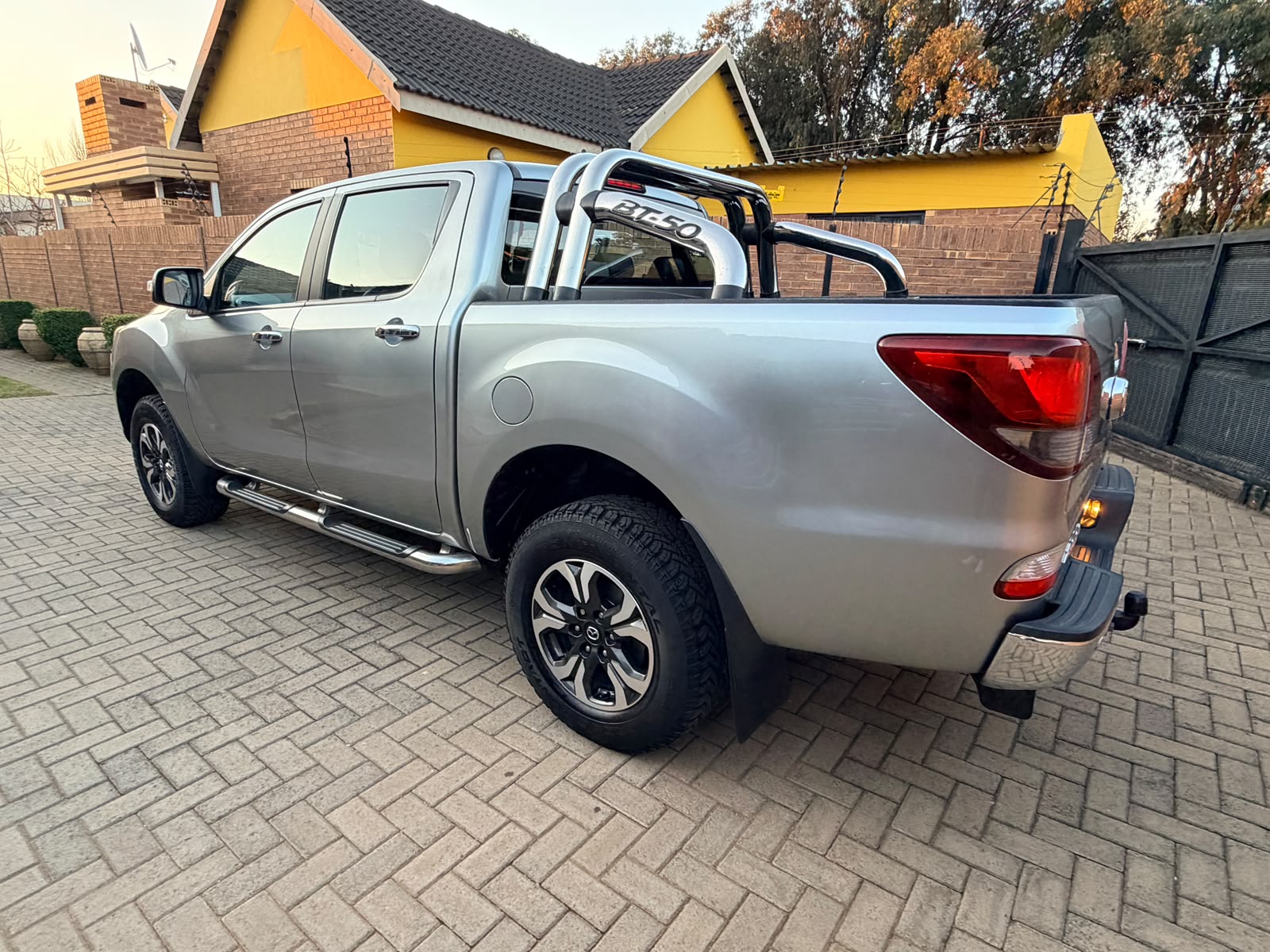 2018 Mazda BT50 2.2 SLE Auto P/U Double Cab - Image 4